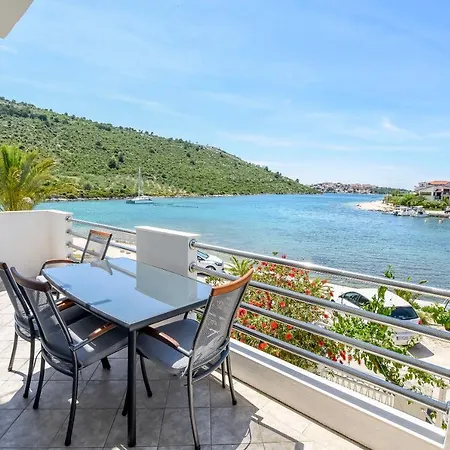 Bosiljka * Rogoznica (Sibenik-Knin)